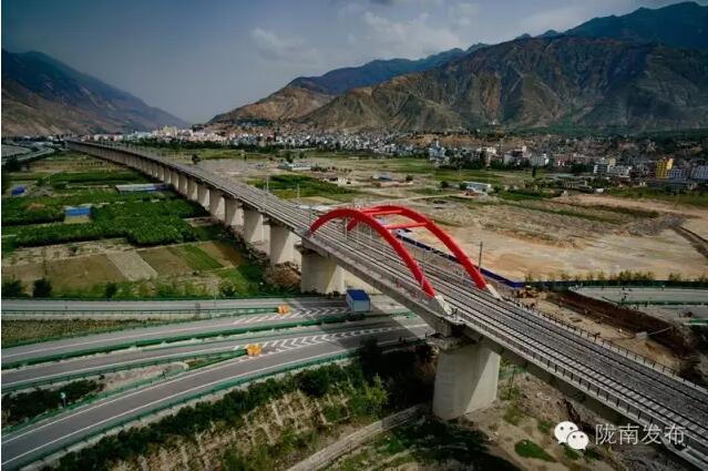 蘭渝鐵路最新進(jìn)展！除胡麻嶺隧道外已全線鋪通