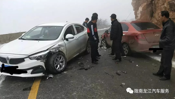 金錘鈑金，銀槍噴漆！龍江汽修值得信賴！