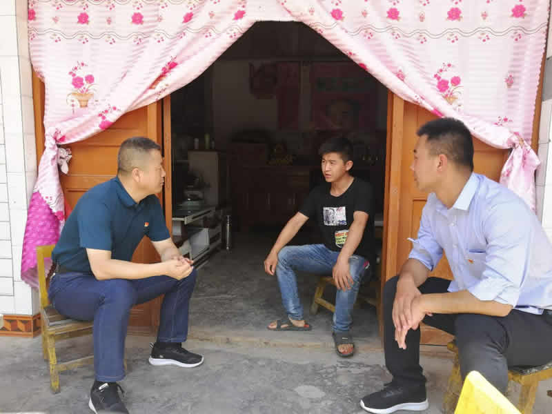 “感黨恩、憶黨史”，--市龍江城鄉(xiāng)發(fā)展集團(tuán)公司開(kāi)展慶祝建黨99周年主題黨日活動(dòng)